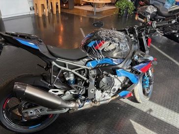 2025 BMW M 1000 R
