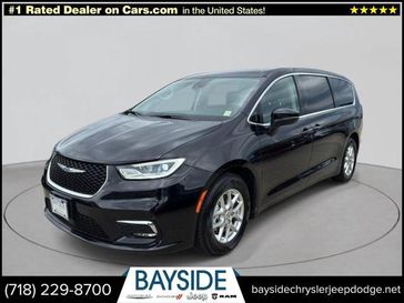 Used 2023 Chrysler Pacifica Touring L FWD