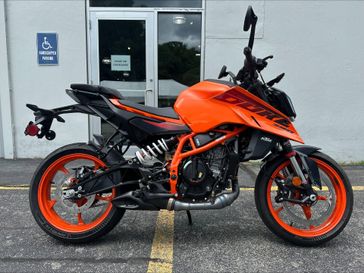 New 2025 KTM DUKE 390 