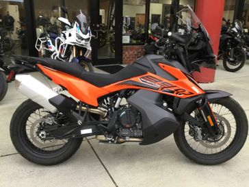 2022 KTM Adventure 890 