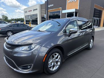 Used 2017 Chrysler Pacifica Limited