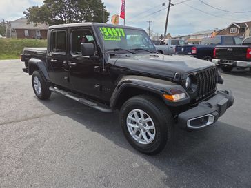 Used 2023 Jeep Gladiator Sport S