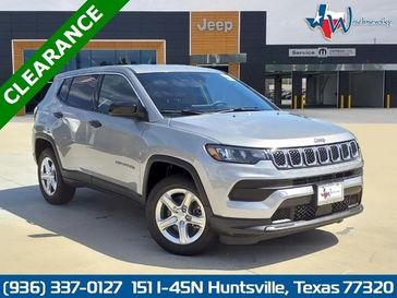 2023 Jeep Compass Sport 4x4 in a Billet Silver Metallic Clear Coat exterior color and Blackinterior. Wischnewsky Dodge 936-755-5310 wischnewskydodge.com 