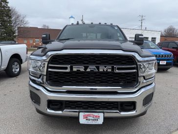 2024 RAM 2500 Tradesman Crew Cab 4x4 6'4' Box