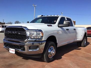 2024 RAM 3500 Tradesman Crew Cab 4x4 8' Box