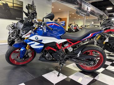 2025 BMW G 310 R 