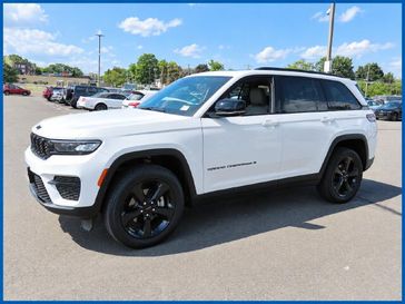 Used 2024 Jeep Grand Cherokee Altitude