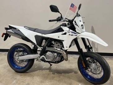 2025 Suzuki DR-Z4SM 
