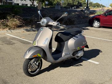 2023 Vespa GTS SUPER 300 TECH 