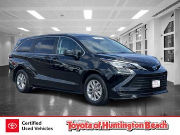 2023 Toyota Sienna LE