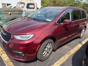 Used 2021 Chrysler Pacifica Touring