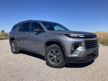 Used 2025 Chevrolet Traverse AWD LT