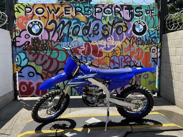 Team Yamaha Blue