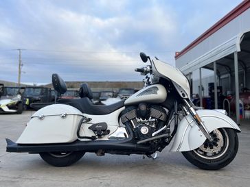 Used 2017 Indian Motorcycle CHIEFTAIN PEARL WHITE SMOKE CAL Base 