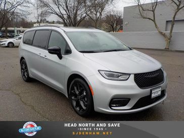 2026 Chrysler PACIFICA Limited S