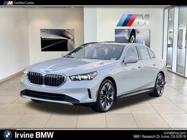 Mineral White Metallic