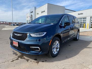 2025 Chrysler Pacifica Select Awd