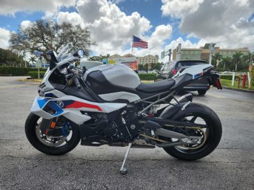 LIGHT WHITE M MOTORSPORT