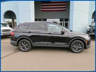 Used 2024 Volkswagen Tiguan 2.0T SE