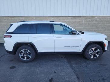 2023 Jeep Grand Cherokee 4xe WLXP74 in a Bright White Clear Coat exterior color and Global Blackinterior. Wilmington Auto Center Chrysler Dodge Jeep Ram (937) 556-6430 wilmingtonautocentercdjr.com 