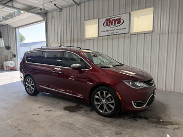 Used 2017 Chrysler Pacifica Limited