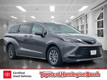 Used 2022 Toyota Sienna LE