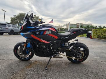 2026 BMW M 1000 XR