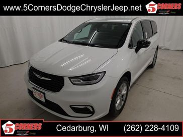 New 2026 Chrysler Pacifica Select Awd