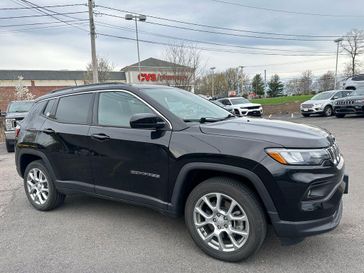 Used 2023 Jeep Compass Latitude Lux