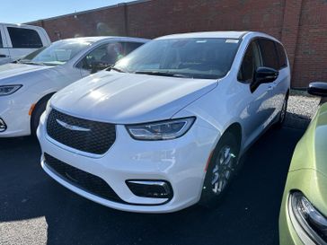 2024 Chrysler Pacifica Touring L in a Bright White Clear Coat exterior color. Gupton Motors Inc 615-384-2886 guptonmotors.com 