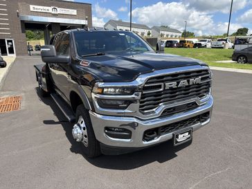 New 2026 RAM 3500 Tradesman Crew Cab Chassis 4x4 60' Ca