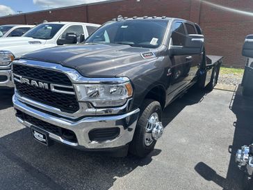 2024 RAM 3500 Tradesman Crew Cab Chassis 4x4 60' Ca