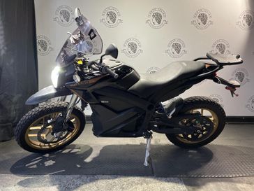 2022 Zero DSR 14.4  in a BLACK exterior color. BMW Motorcycles of New Orleans 504-595-6776 motojulia.com 