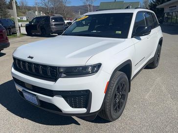 New 2026 Jeep Grand Cherokee Laredo Altitude 4x4