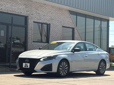 Used 2024 Nissan Altima 2.5 SV