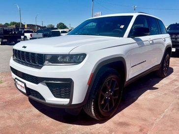 New 2027 Jeep Grand Cherokee Laredo Altitude