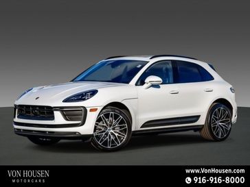 2023 Porsche Macan Base