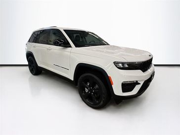 2024 Jeep Grand Cherokee Limited 4x4 in a Bright White Clear Coat exterior color and Global Blackinterior. Sheridan Motors Auto (307) 218-2217 sheridanmotors.com 