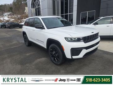 New 2026 Jeep Grand Cherokee Laredo Altitude 4x4