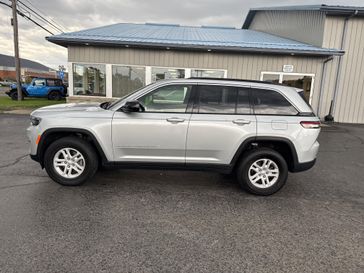 Used 2025 Jeep Grand Cherokee Laredo