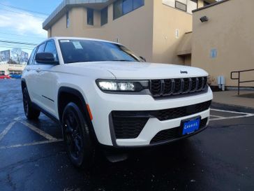 New 2026 Jeep Grand Cherokee Laredo Altitude 4x4