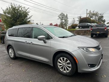 Used 2019 Chrysler Pacifica Touring L