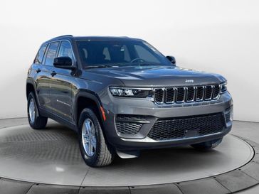 2025 Jeep Grand Cherokee Laredo 4x2