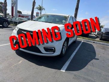 Used 2024 Chrysler Pacifica Touring L