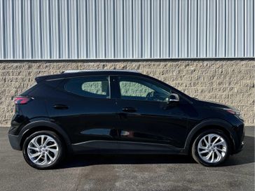 2023 Chevrolet Bolt EUV LT in a Mosaic Black Metallic exterior color and Jet Blackinterior. Wilmington Auto Center Chrysler Dodge Jeep Ram (937) 556-6430 wilmingtonautocentercdjr.com 