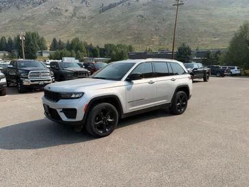Used 2023 Jeep Grand Cherokee Altitude