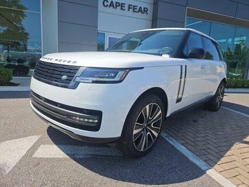 Used 2025 Land Rover Range Rover SE
