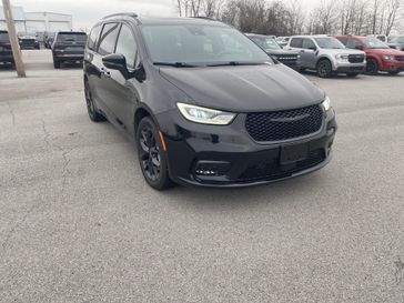 Used 2022 Chrysler Pacifica Limited