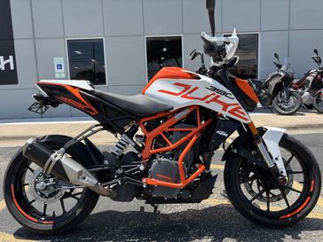 2023 KTM Duke 390 