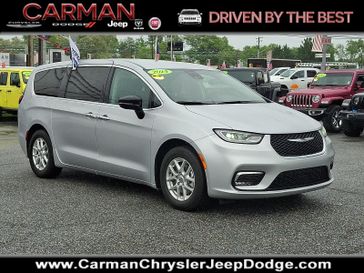 Used 2024 Chrysler Pacifica Touring L